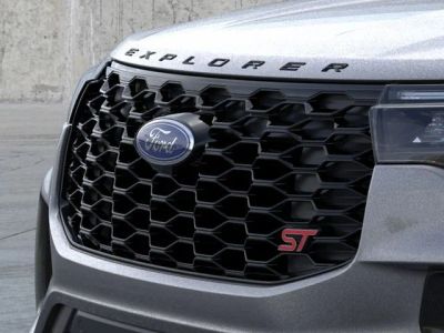2026 Ford Explorer — photo 17 view