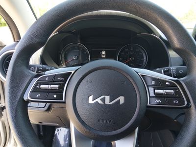 2024 Kia Forte — photo 13 view