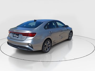 2024 Kia Forte — photo 7 view