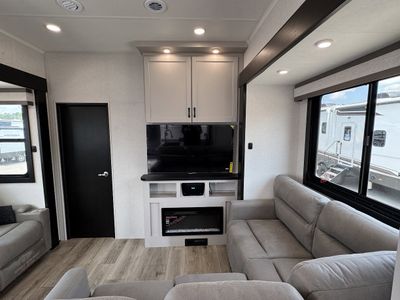 2026 Jayco Seismic - Photo 9