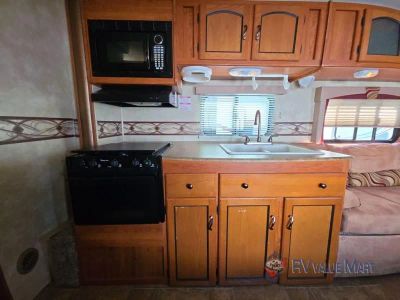 2012 Coachmen RV Freedom Express — photo 11 view
