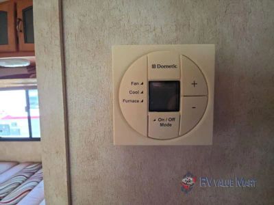 2012 Coachmen RV Freedom Express — photo 16 view