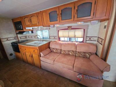 2012 Coachmen RV Freedom Express — photo 15 view