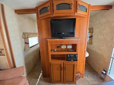 2012 Coachmen RV Freedom Express — photo 17 view