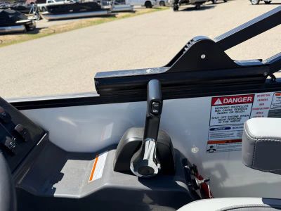 2026 Bennington 22 S SWINGBACK — photo 16 view