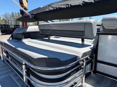 2026 Bennington 22 S SWINGBACK — photo 10 view