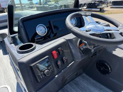 2026 Bennington 22 S SWINGBACK — photo 17 view