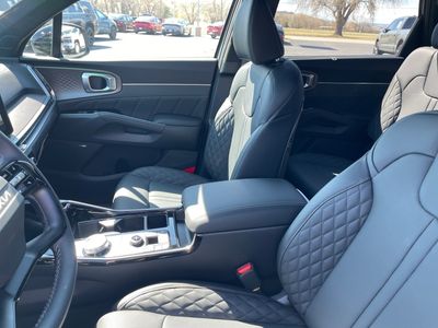 2026 Kia Sorento Hybrid - Photo 9