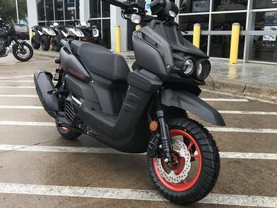 2025 Yamaha Zuma 125 in SAND GRAY — front three-quarter view