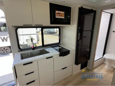 2026 Winnebago Micro Minnie — photo 8 view