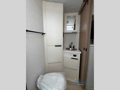 2026 Winnebago Micro Minnie — photo 10 view