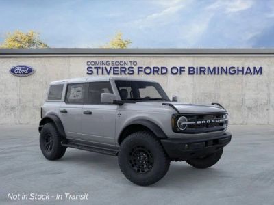 2026 Ford Bronco Outer Banks in Avalanche Gray — front three-quarter view
