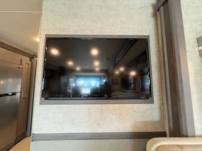 2022 Thor Motor Coach MIRAMAR — photo 16 view