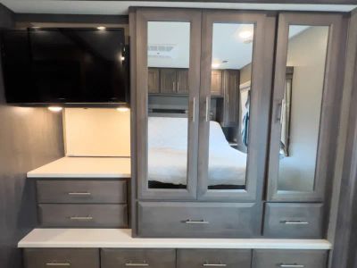 2022 Thor Motor Coach MIRAMAR — photo 18 view