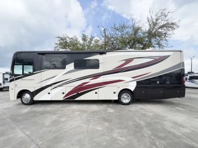 2022 Thor Motor Coach MIRAMAR — photo 22 view