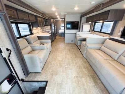 2022 Thor Motor Coach MIRAMAR — detail view