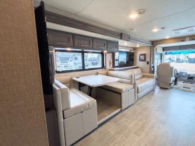 2022 Thor Motor Coach MIRAMAR — photo 13 view