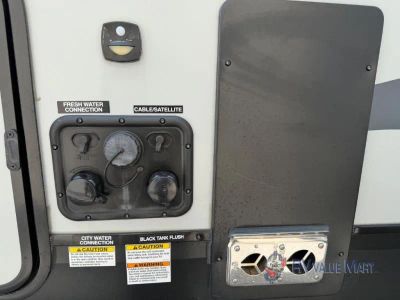 2021 Forest River RV Cherokee Arctic Wolf - Photo 8