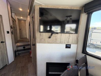 2021 Forest River RV Cherokee Arctic Wolf - Photo 15