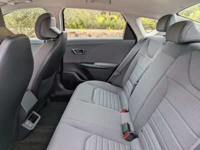 2025 Kia K4 — photo 13 view