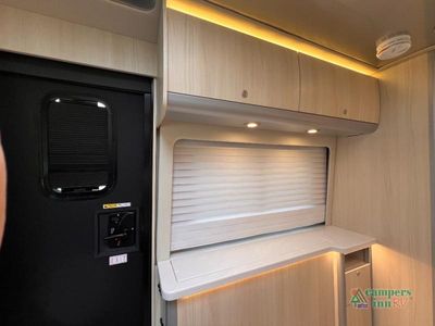 2025 Airstream Atlas — photo 40 view