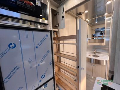 2025 Airstream Atlas — photo 14 view