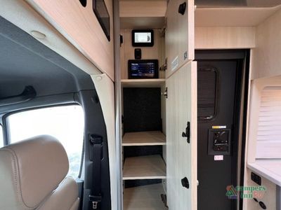 2025 Airstream Atlas — photo 37 view