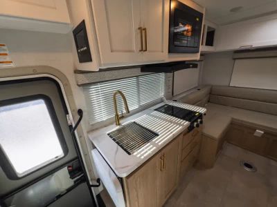 2027 Thor Motor Coach CHATEAU — photo 11 view