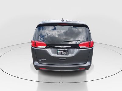 2023 Chrysler Voyager - Photo 6