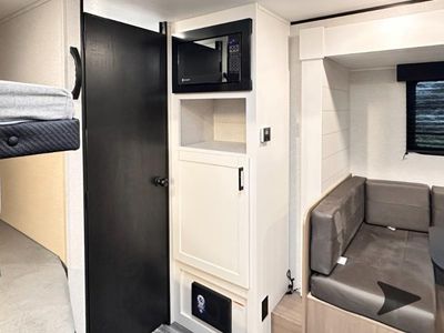 2026 Jayco Jay Flight SLX — photo 29 view