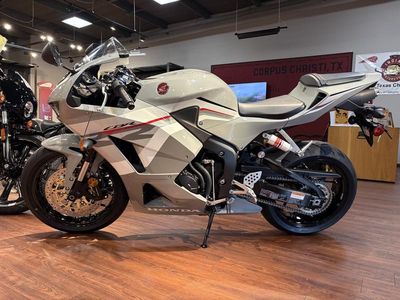 2026 Honda CBR600RR — photo 8 view
