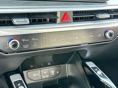 2026 Kia Sorento — photo 16 view