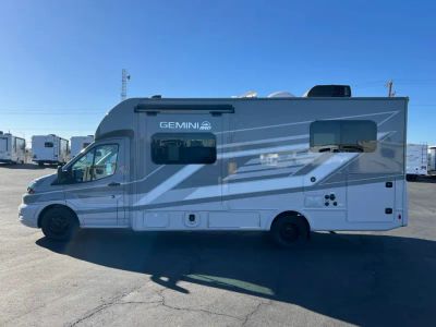 2027 Thor Motor Coach GEMINI — photo 26 view