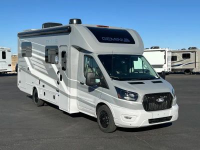 2027 Thor Motor Coach GEMINI — front three-quarter view