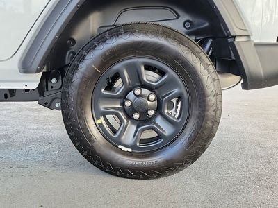 2026 Jeep Wrangler — photo 7 view