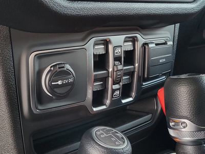 2026 Jeep Wrangler — photo 15 view