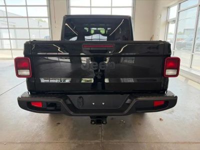 2023 Jeep Gladiator — detail view