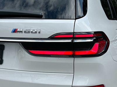 2025 BMW X7 — photo 34 view