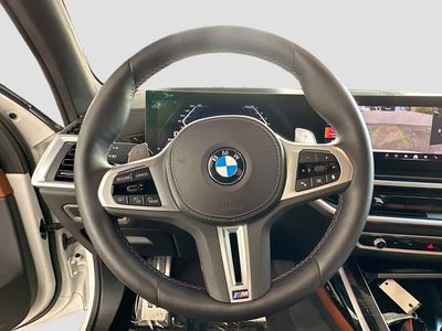 2025 BMW X7 — photo 11 view