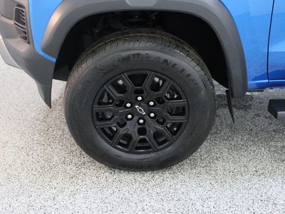 2024 Chevrolet Colorado 4WD - Photo 11