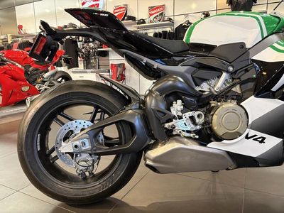 2025 Ducati Panigale V4 Tricolore - Photo 14