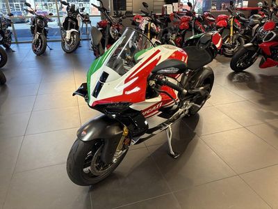 2025 Ducati Panigale V4 Tricolore - Photo 2