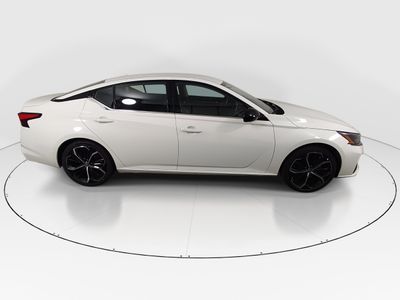 2024 Nissan Altima — photo 8 view