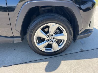 2021 Toyota RAV4 — photo 11 view