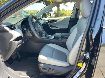 2021 Toyota RAV4 — photo 10 view