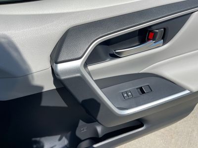 2021 Toyota RAV4 — photo 7 view