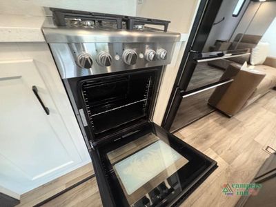 2026 Venture RV SportTrek Touring Edition — photo 34 view
