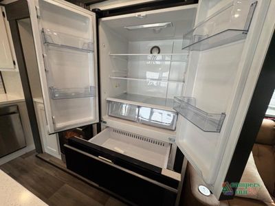 2026 Venture RV SportTrek Touring Edition — photo 37 view