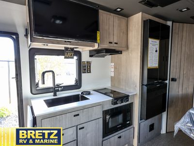 2026 Grand Design Lineage Series M — photo 12 view