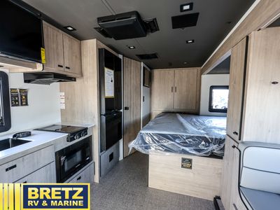 2026 Grand Design Lineage Series M — photo 7 view